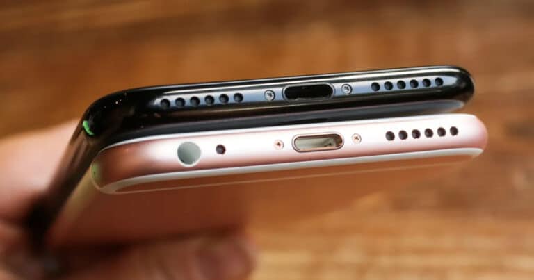 Which iPhones Have Headphone Jacks?